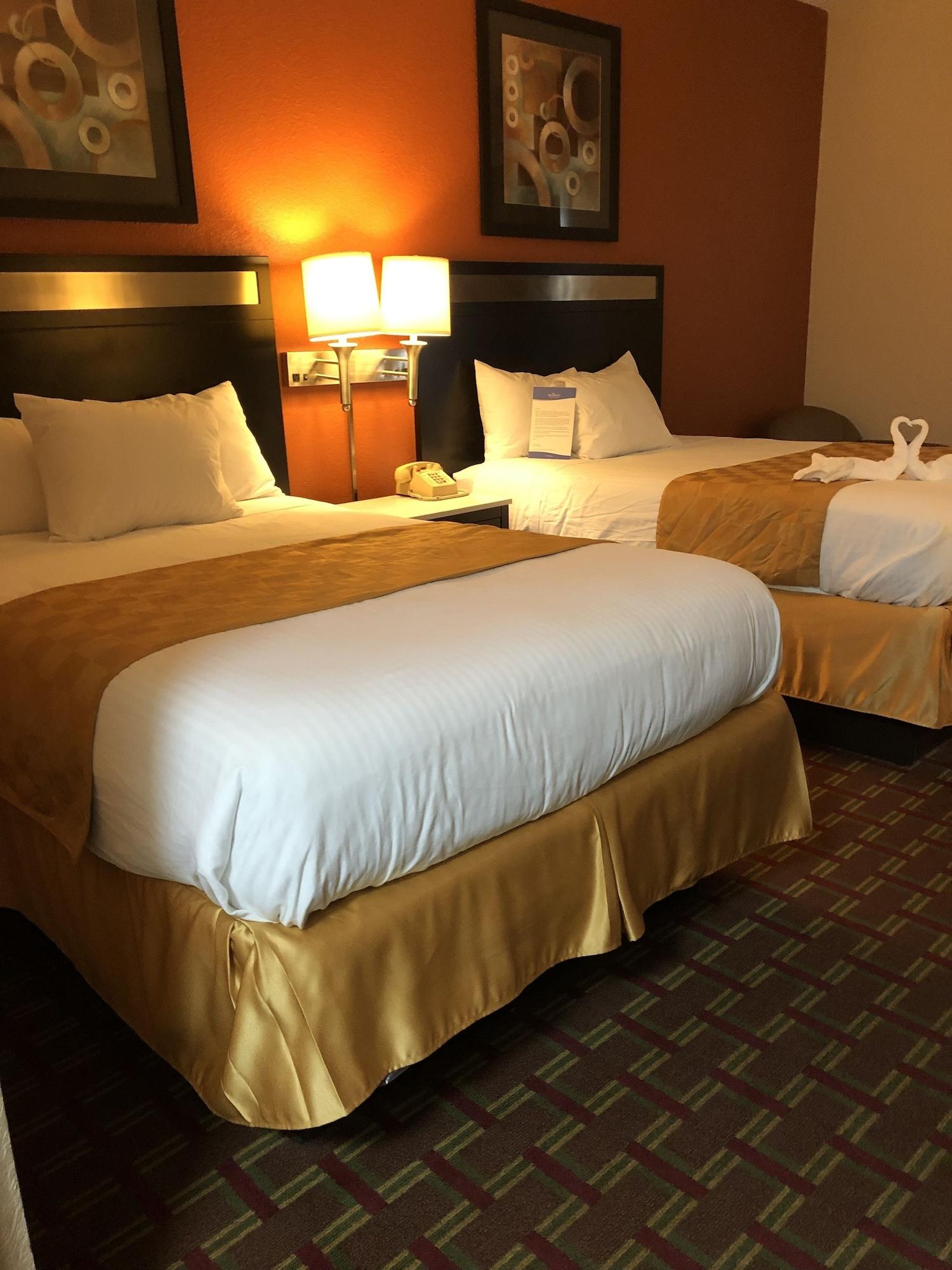 Baymont By Wyndham Cincinnati شارونفيل المظهر الخارجي الصورة