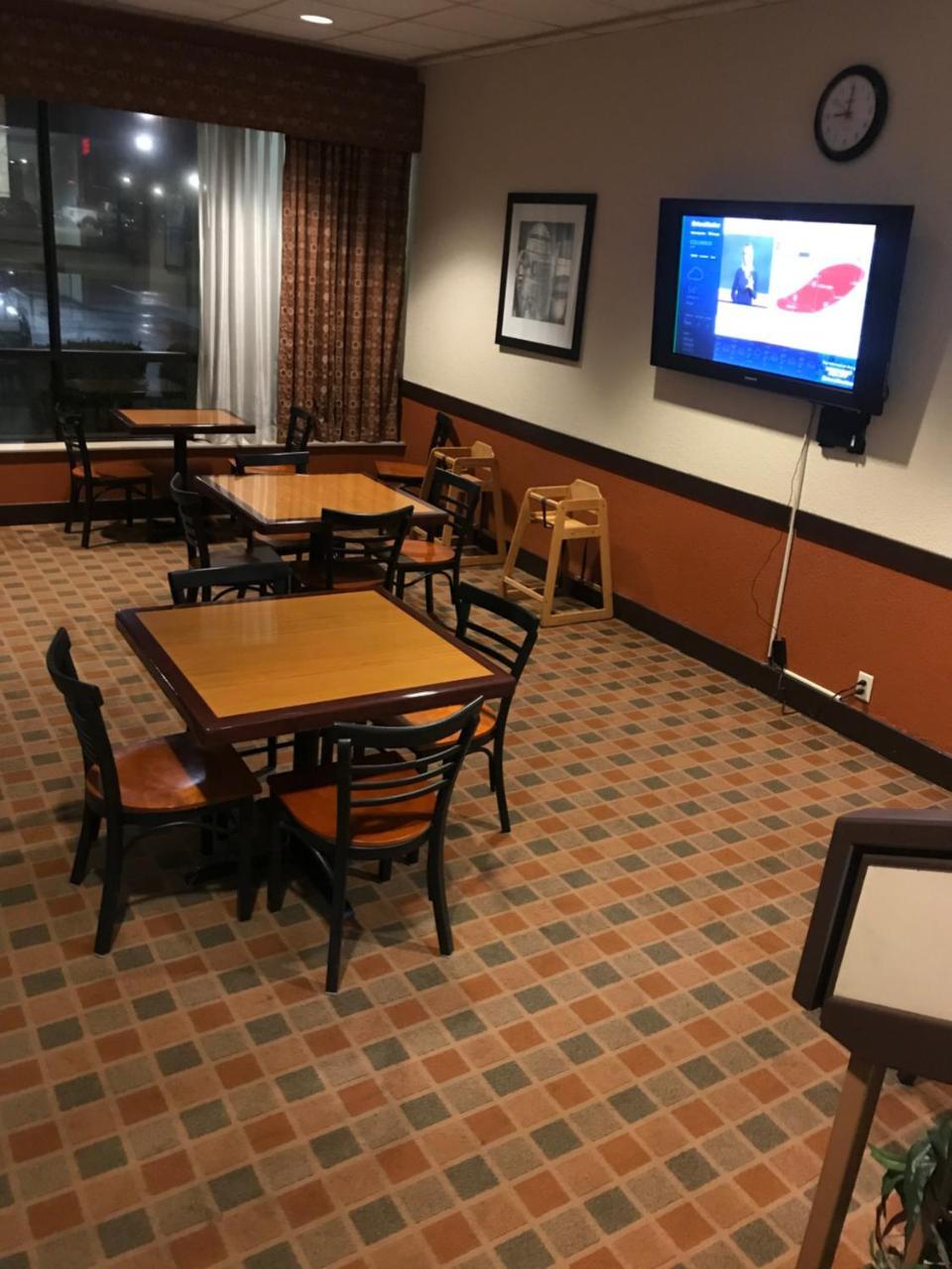 Baymont By Wyndham Cincinnati شارونفيل المظهر الخارجي الصورة