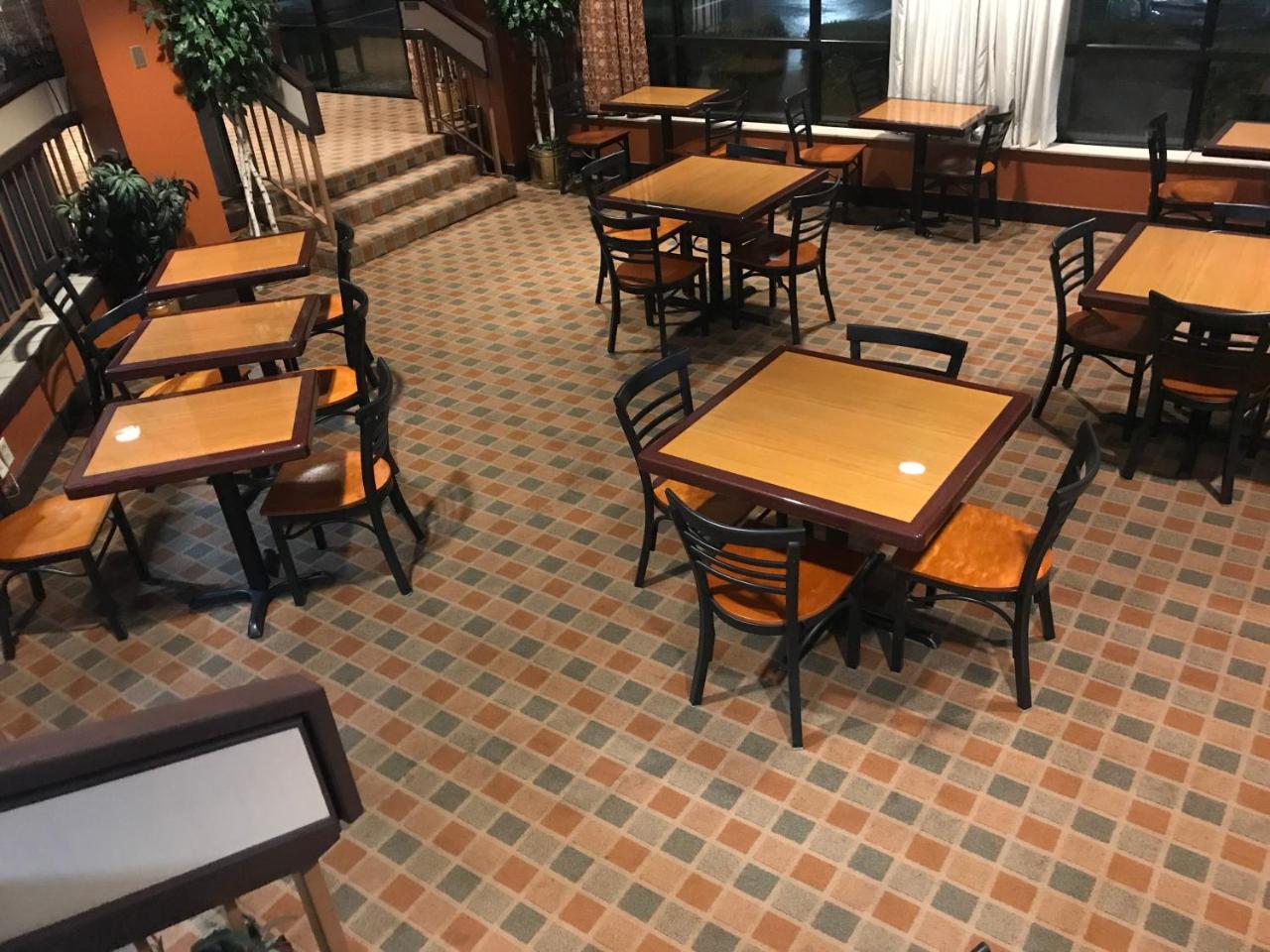 Baymont By Wyndham Cincinnati شارونفيل المظهر الخارجي الصورة